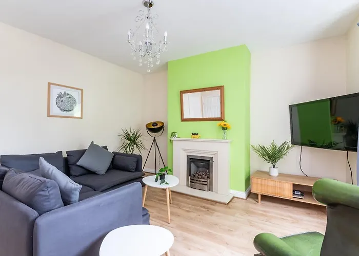 Cosy Home With York Minster Views - Pass The Keys