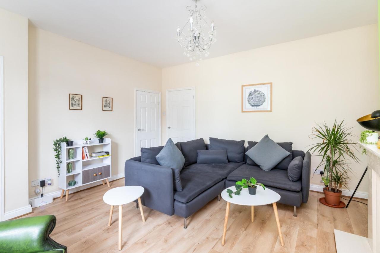 Cosy With Minster Views - Pass The Keys *